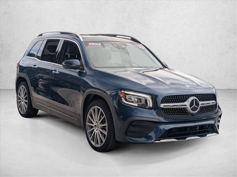 Used 2022 Mercedes-Benz GLB 250 4MATIC image 3