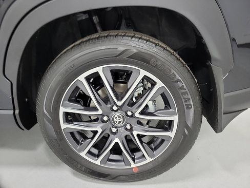 Certified 2026 Toyota Corolla Cross XLE w/ Convenience Package FWD image 20