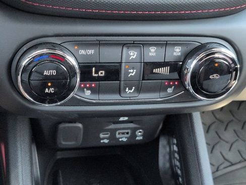 Used 2022 Chevrolet TrailBlazer RS w/ Technology Package FWD image 22