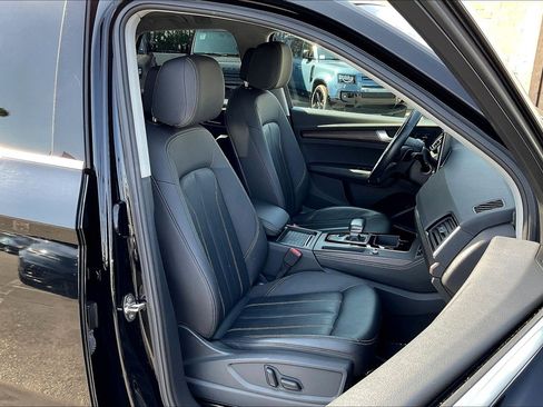 Used 2021 Audi Q5 2.0T Premium Plus w/ Premium Plus Package AWD/4WD image 7