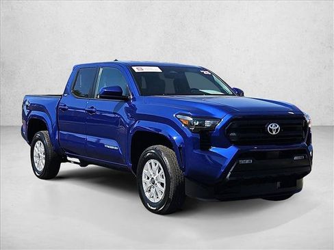 Used 2025 Toyota Tacoma SR5 AWD/4WD image 3