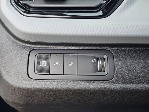New 2027 Chevrolet Bolt LT w/ Comfort Package FWD image 15