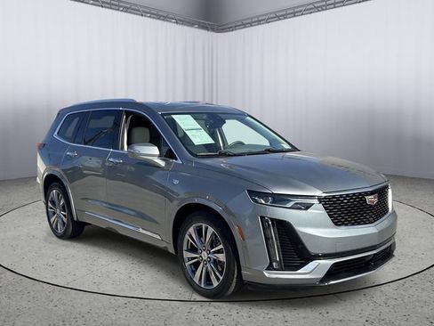 Used 2023 Cadillac XT6 Premium Luxury w/ Technology Package FWD image 5