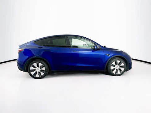 Used 2021 Tesla Model Y Long Range image 10