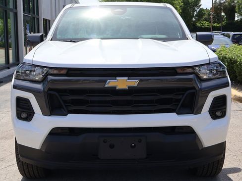 Used 2024 Chevrolet Colorado LT w/ LT Convenience Package II RWD image 9