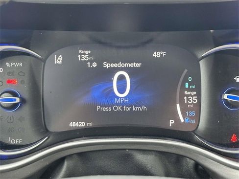 Used 2024 Chrysler Pacifica Select image 25