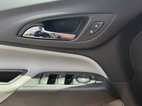Used 2022 Chevrolet Equinox LT FWD image 21