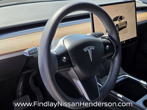 Used 2022 Tesla Model Y Long Range AWD/4WD image 22