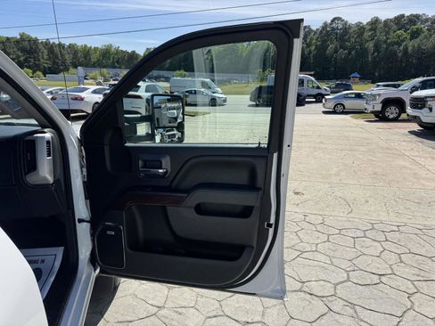 Used 2017 GMC Sierra 1500 SLT w/ SLT Premium Package AWD/4WD image 16