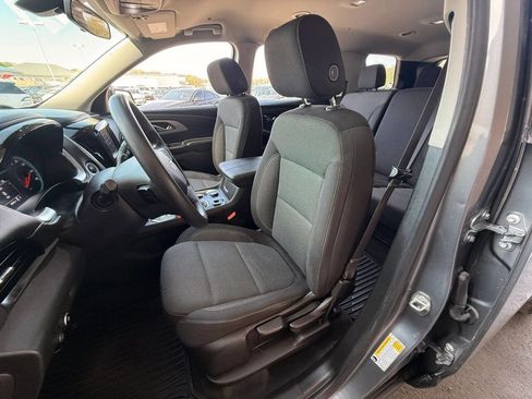Used 2021 Chevrolet Traverse LS AWD/4WD image 19