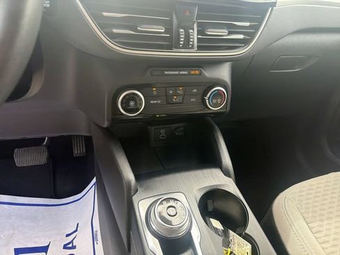 Used 2022 Ford Escape SE AWD/4WD image 36