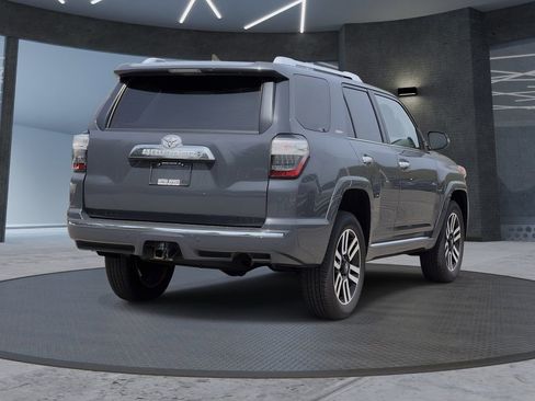 Used 2024 Toyota 4Runner Limited AWD/4WD image 4