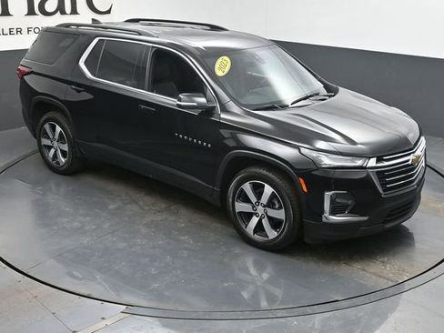 Used 2023 Chevrolet Traverse LT w/ LT Premium Package image 48