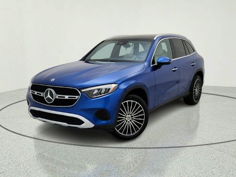 Certified 2026 Mercedes-Benz GLC 300 image 2