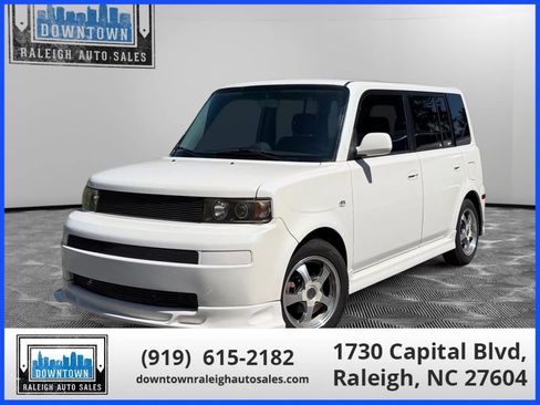Used 2005 Scion xB FWD image 16