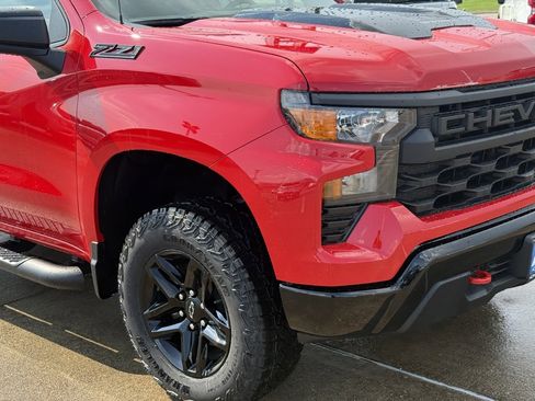 New 2026 Chevrolet Silverado 1500 Custom Trail Boss w/ LPO, Dark Essentials Package image 8
