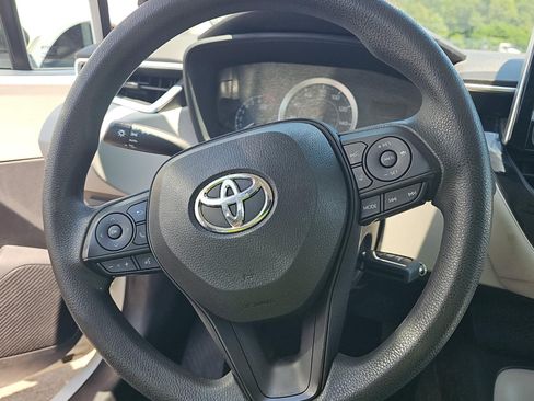 Used 2020 Toyota Corolla LE FWD image 6