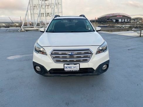 Used 2017 Subaru Outback 2.5i Premium image 3