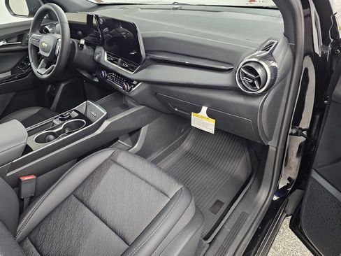 New 2026 Chevrolet Equinox LT w/ Convenience Package II FWD image 13