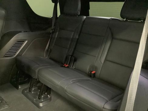 Used 2021 GMC Yukon Denali w/ Denali Premium Package AWD/4WD image 10