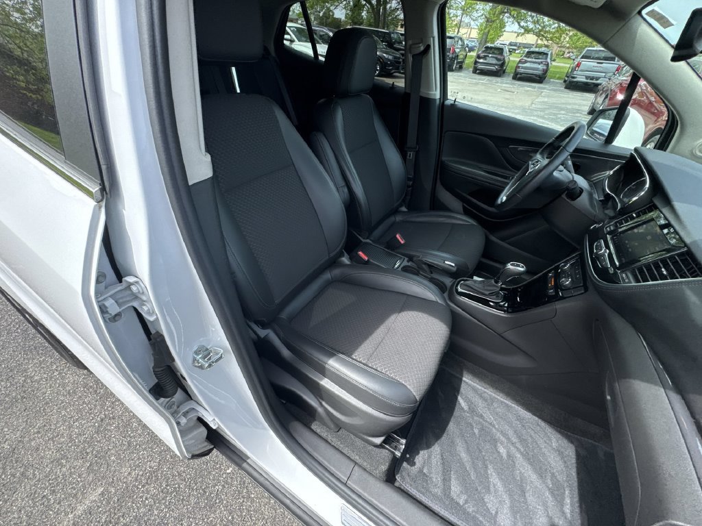 Certified 2022 Buick Encore Preferred AWD/4WD image 35