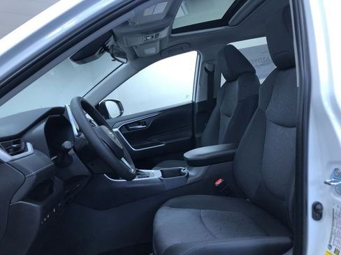 New 2025 Toyota RAV4 XLE image 18