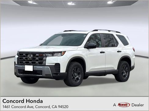 New 2026 Honda Pilot TrailSport image 1