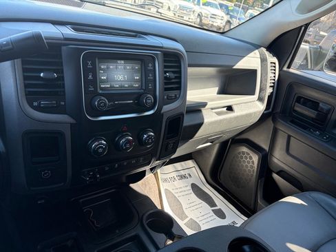 Used 2016 RAM 2500 Tradesman w/ Chrome Appearance Group image 32