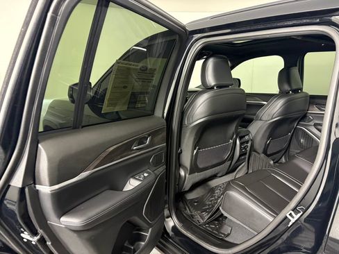 Used 2026 Jeep Grand Cherokee Limited w/ Limited Altitude Package AWD/4WD image 29