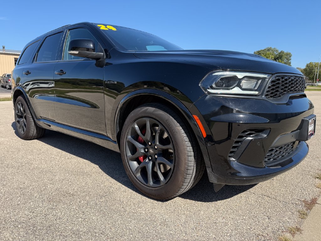 Used 2024 Dodge Durango R/T w/ Tow 'N Go Group AWD/4WD image 3