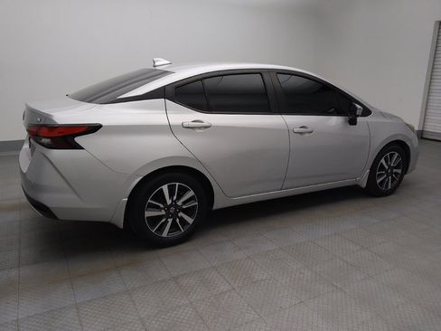 Used 2021 Nissan Versa SV w/ Trunk Package image 10