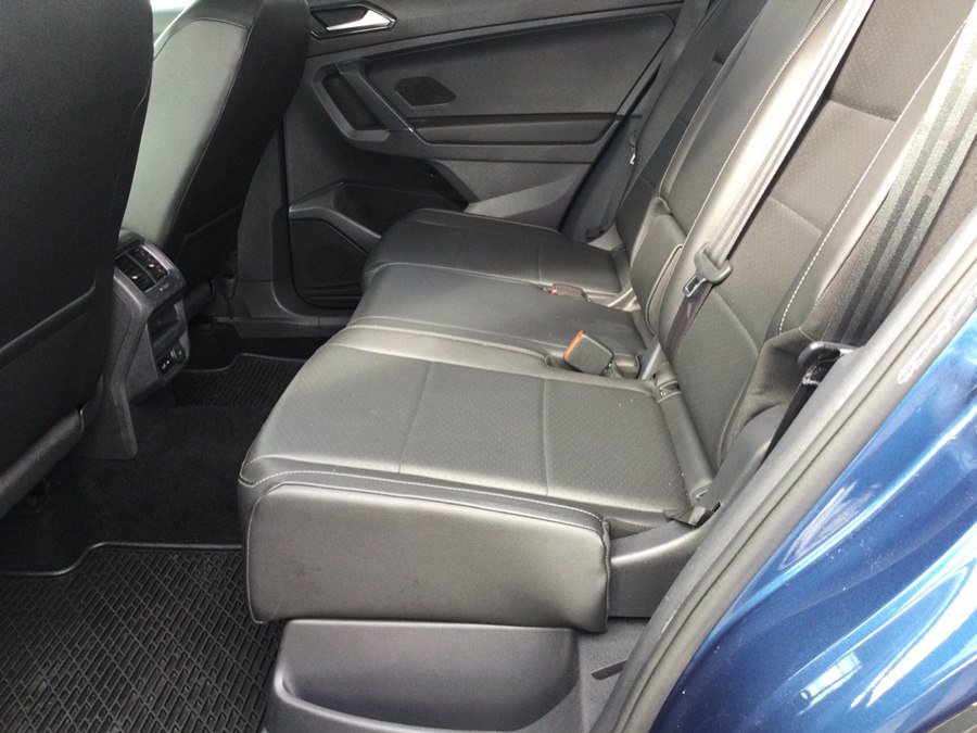 Used 2018 Volkswagen Tiguan SEL AWD/4WD image 23