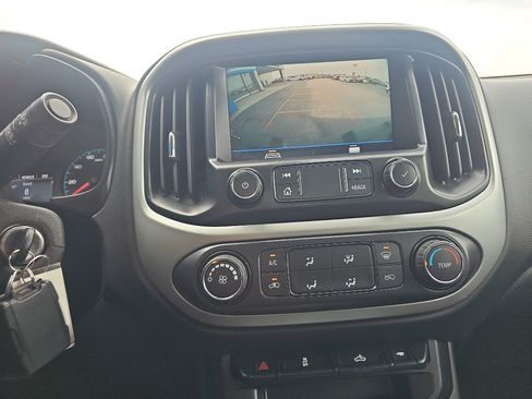 Used 2021 Chevrolet Colorado LT AWD/4WD image 15
