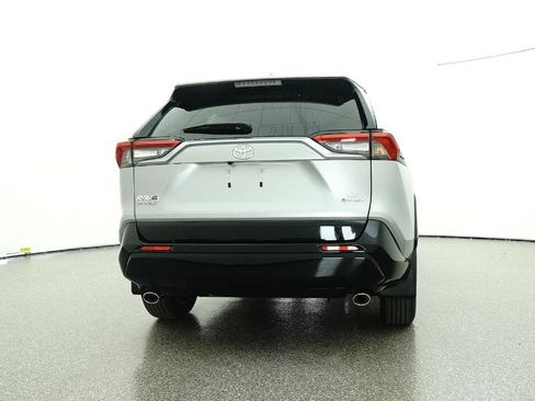New 2025 Toyota RAV4 SE image 18