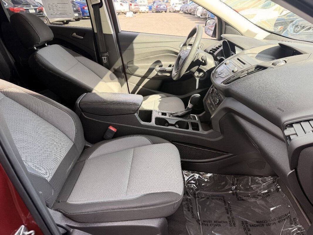 Used 2017 Ford Escape SE AWD/4WD image 10