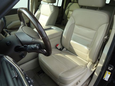 Used 2018 GMC Yukon XL Denali w/ Denali Ultimate Package image 28