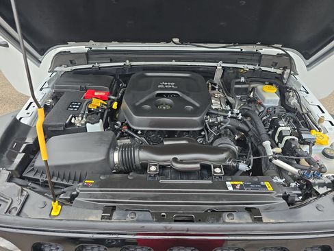 Used 2022 Jeep Wrangler Sport AWD/4WD image 31