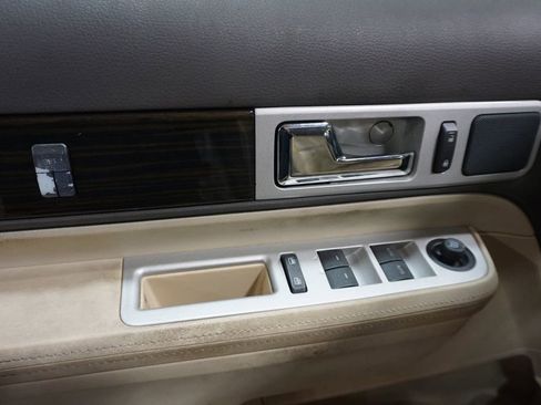 Used 2008 Lincoln MKX 2WD image 3