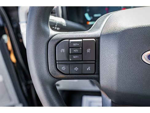 Used 2025 Ford F250 XLT w/ Black Appearance Package AWD/4WD image 12