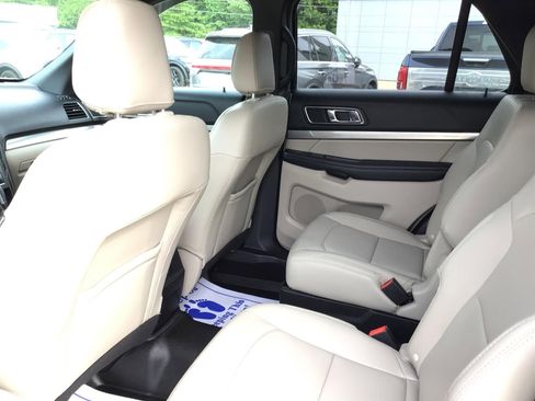 Used 2019 Ford Explorer XLT w/ Equipment Group 202A image 13