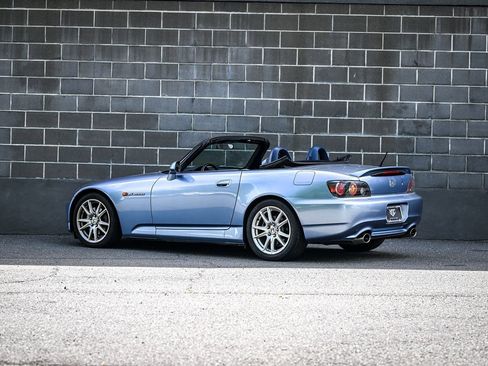 Used 2004 Honda S2000 image 4