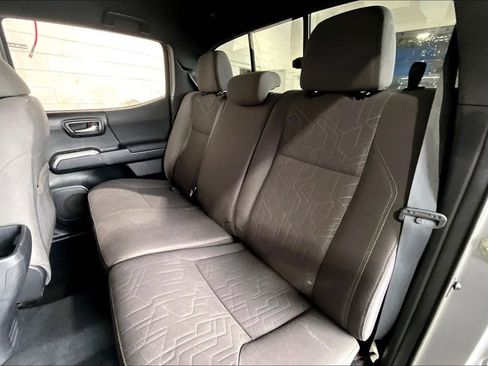 Used 2016 Toyota Tacoma TRD Off-Road w/ Towing Package image 30