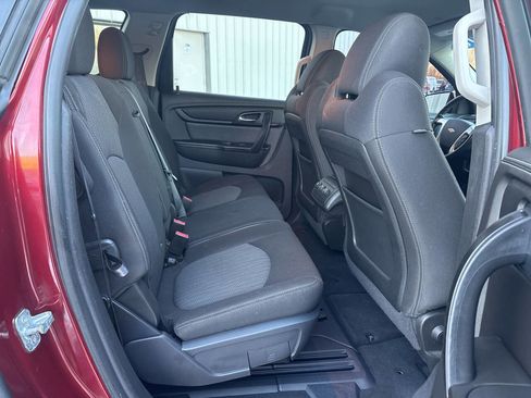 Used 2016 Chevrolet Traverse LT w/ Style and Technology Package image 27