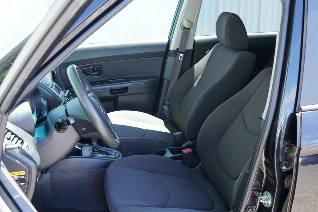 Used 2013 Kia Soul FWD image 10