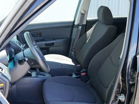 Used 2013 Kia Soul FWD image 10