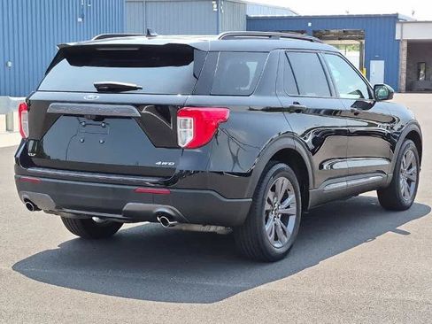 Certified 2023 Ford Explorer XLT w/ Equipment Group 202A AWD/4WD image 3