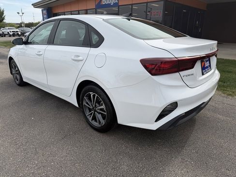 Used 2024 Kia Forte LXS FWD image 3