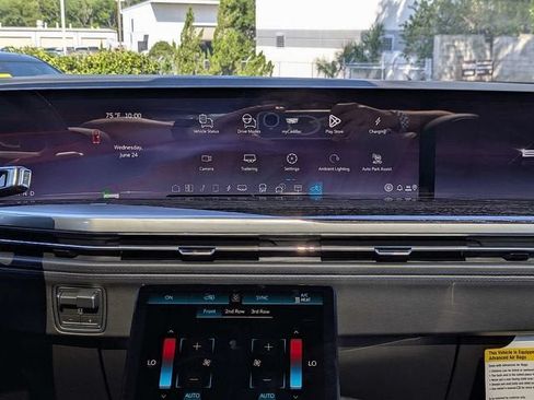 New 2026 Cadillac Escalade IQL Sport 1 w/ LPO, ONYX Package AWD/4WD image 20