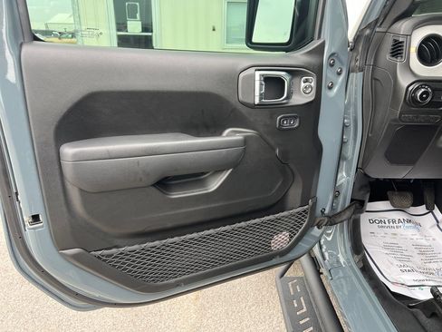 Used 2025 Jeep Wrangler Unlimited Sport AWD/4WD image 12