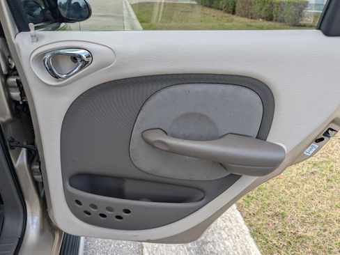 Used 2004 Chrysler PT Cruiser Limited image 13